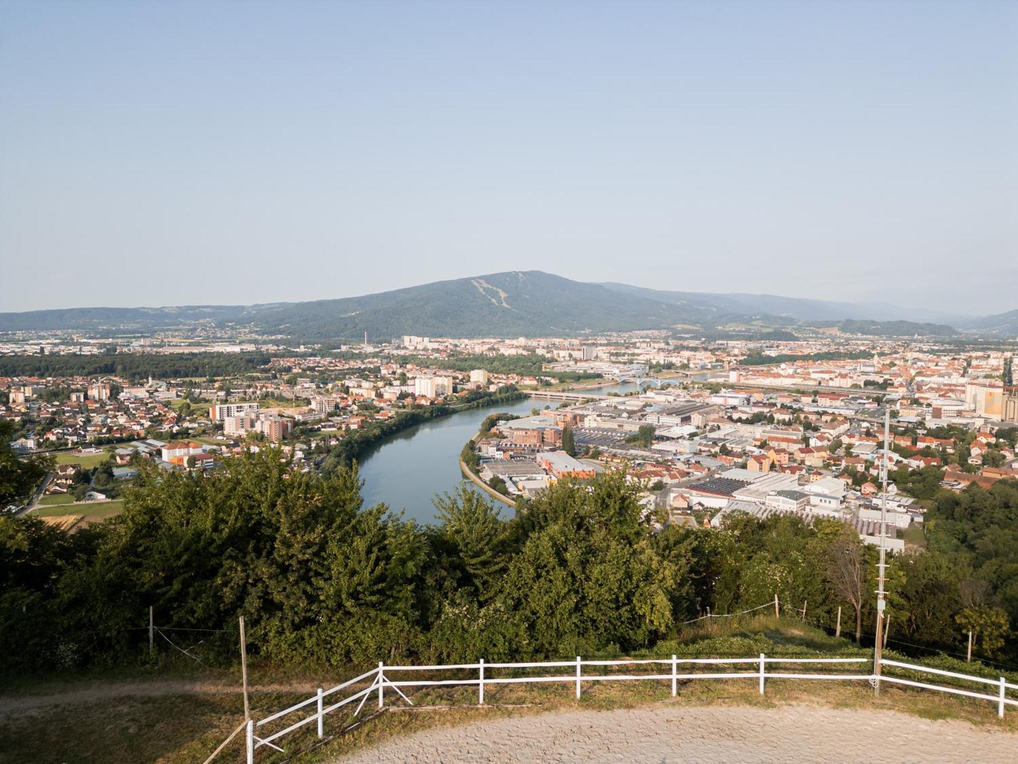 Hotel Frost Maribor Bagian luar foto